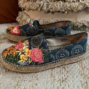Johnny Was Anenome embroidered espadrilles.